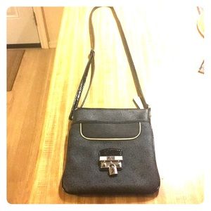 🚨 🥷 Guess crossbody messenger bag